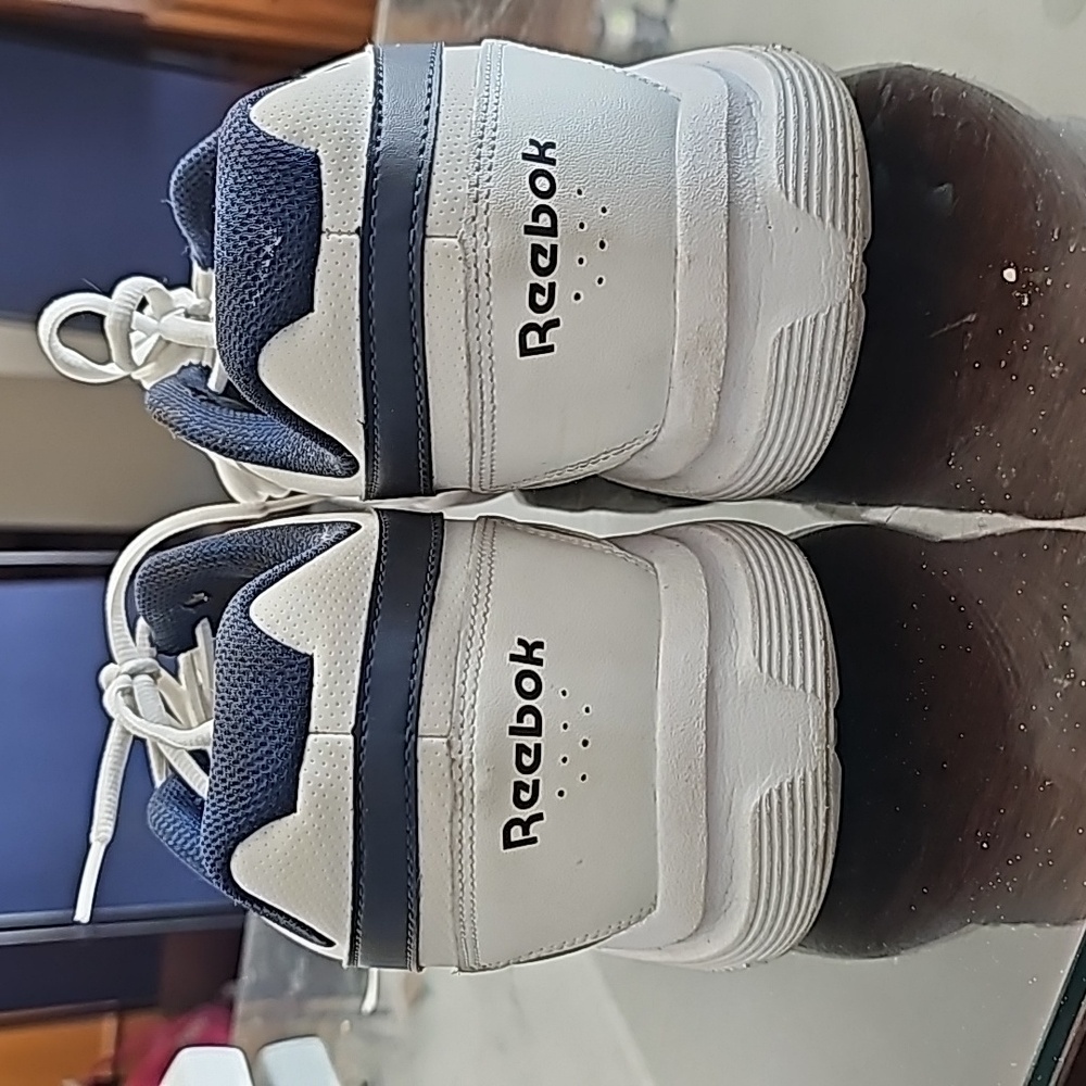 Mens Reeboks - Picture 3 of 6